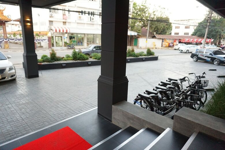 Taris Art Hotel Phrae