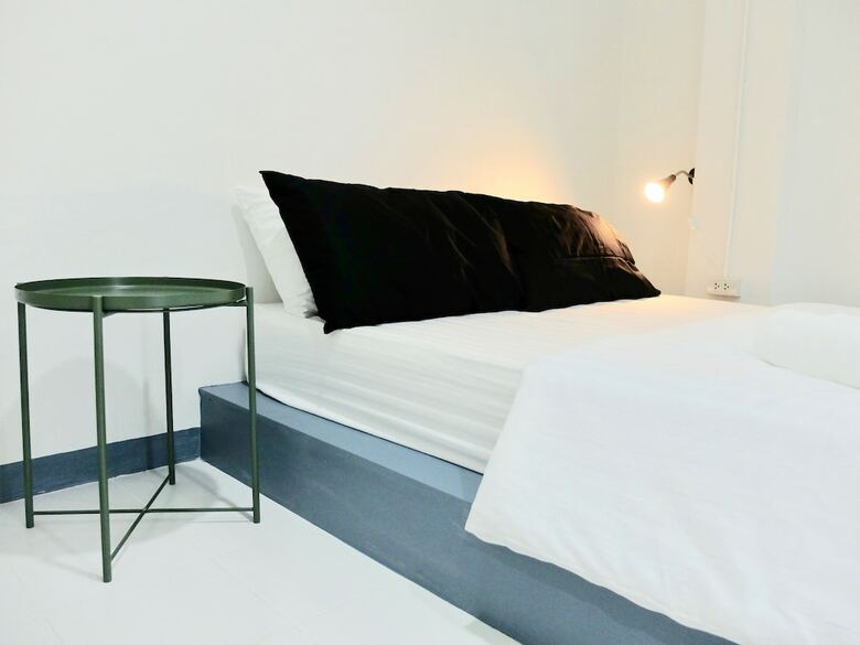 Diamond & Rust Hostel