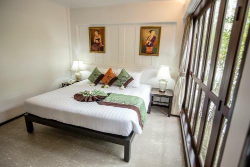 Hotel Baan Amphawa Resort & Spa