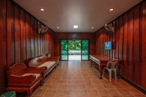 Mitkhoonyoum Hotel