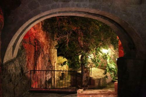 Cappadocia Antique Gelveri Cave Hotel