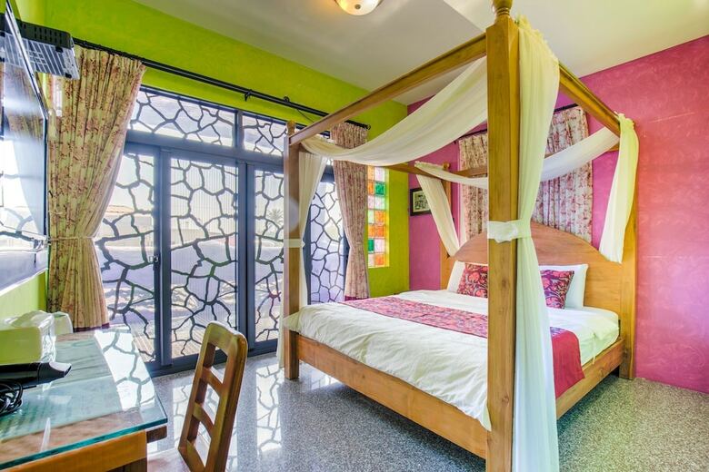 Bed & Breakfast Village Hostel