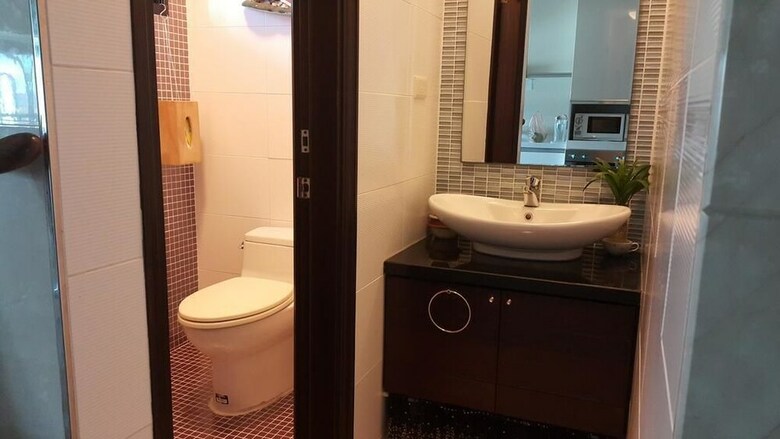 Hotel Water Reflection Bed And Breakfast