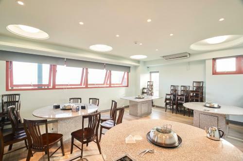 Hostal First Shanhai Hotel