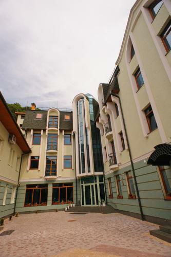 Karpaty Hotel