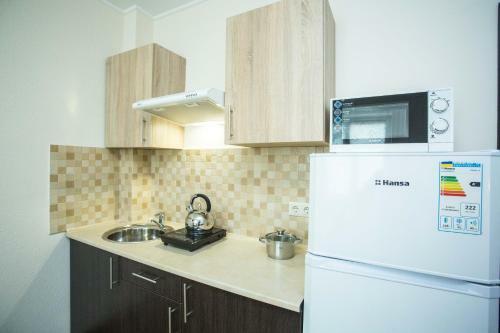 Apartments On Leva St.