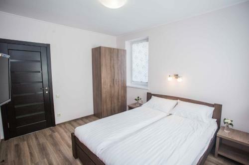 Apartments On Leva St.