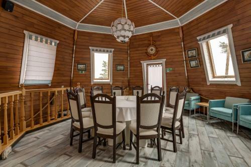 Holiday Hotel Glebovka