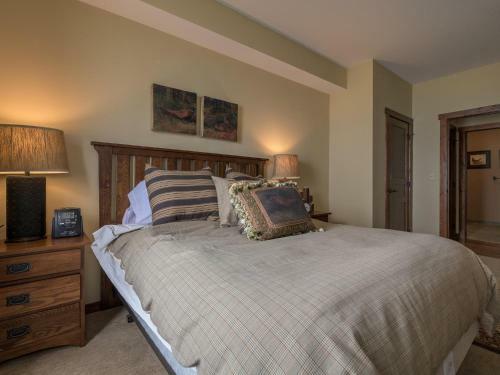 3 Br: Soaring Eagle 104