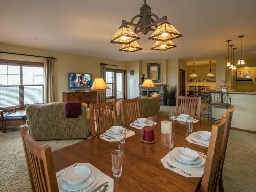 3 Br: Soaring Eagle 104