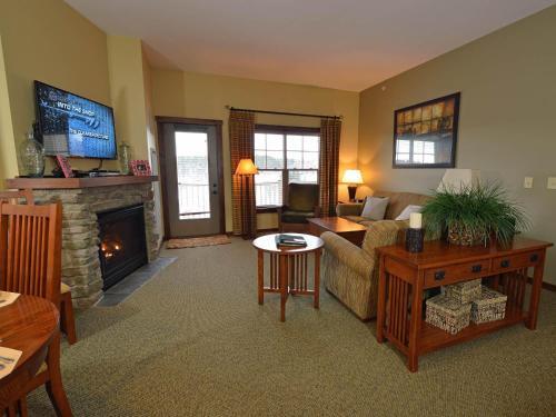 3 Br: Soaring Eagle 104