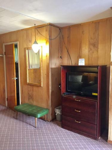 Motel Travel Inn (formerly Scottish Inn)