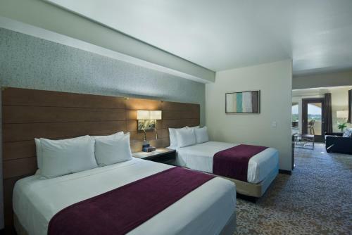 Hotel Oxford Suites Sonoma - Rohnert Park