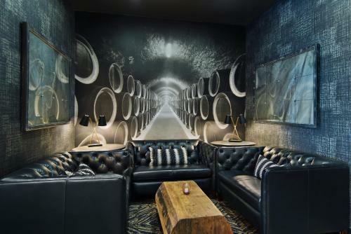 Hotel Oxford Suites Sonoma - Rohnert Park