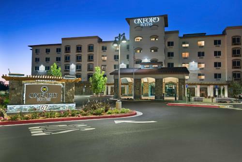Hotel Oxford Suites Sonoma - Rohnert Park