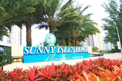 Apartamento Collins Condo #211334