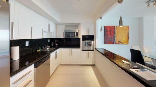 Apartamento Collins Condo #211334