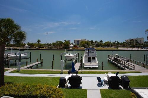 315-g - Madeira Beach Yacht Club