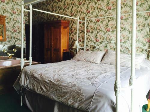 Posada Afton House Inn