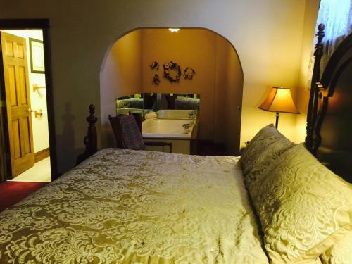 Posada Afton House Inn