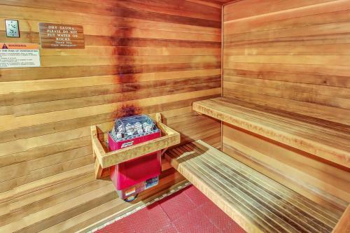 Powderhorn Lodge 210: Blazing Star Suite