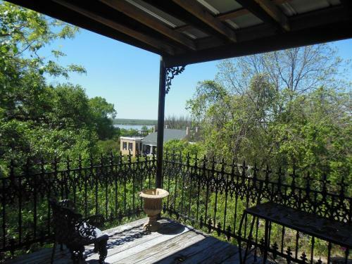Bed & Breakfast Cedar Grove Mansion Inn & Restaurant