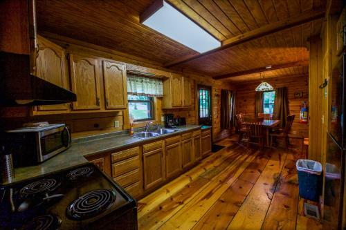 Sycamore - Hocking Hills Cabin