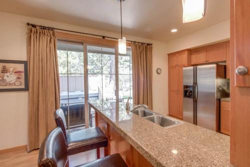 8 Fremont Crossing