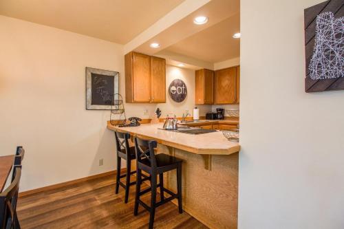 Skyline Condo 13
