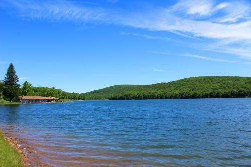 Hotel Alpine Lake Resort