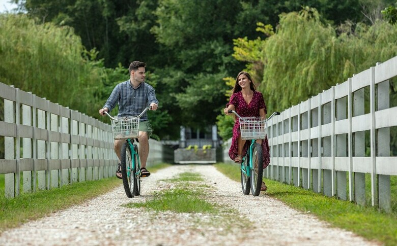Hotel The Tides Inn