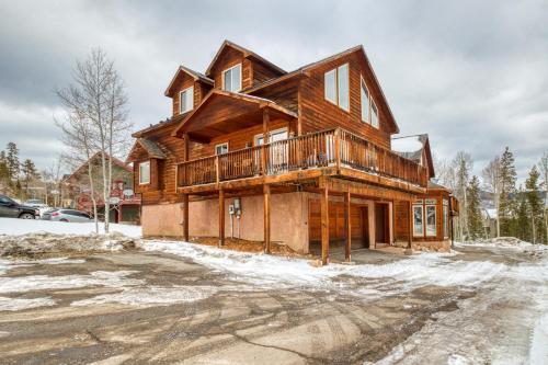 Tatonka Mountain Villa