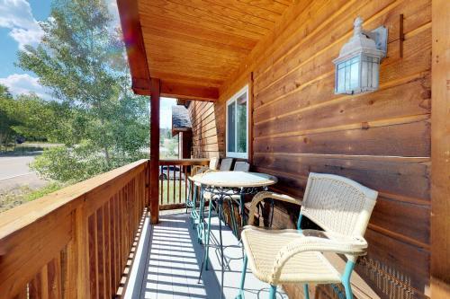 Tatonka Mountain Villa