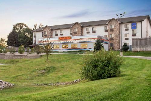 Hotel Baymont By Wyndham Glenwood