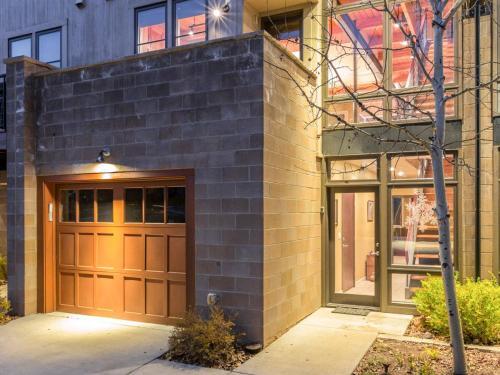Blackhawk Townhome 2835
