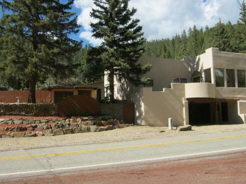 Hotel Shady Brook Inn Village/resort