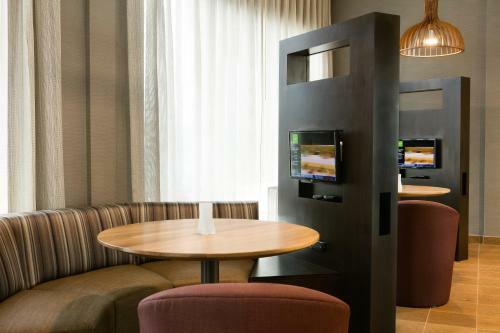 Hotel Courtyard By Marriott Omaha Bellevue At Beardmore Event Center
