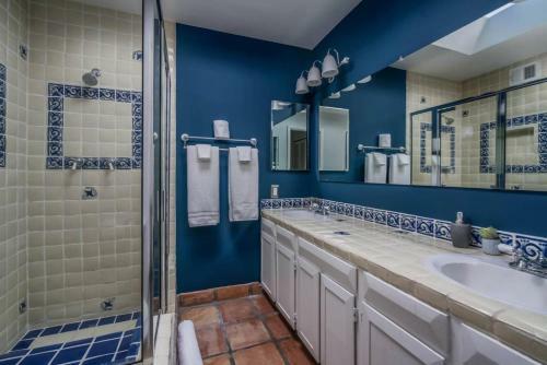 Cozy Two-bedroom With Pool Near Old Town
