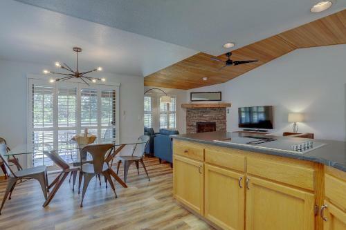 34 Fairway Village