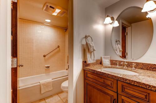 Shadowbrook 402