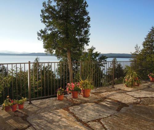 Button Bay Bed And Breakfast