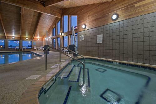 Posada Americinn By Wyndham Iowa Falls