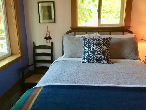 Hostal Bond Ranch Retreat