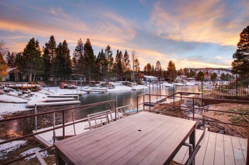 Waterfront Apres' Ski Cabin