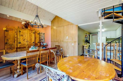 Waterfront Apres' Ski Cabin