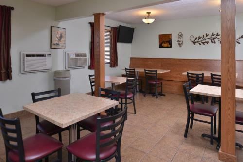 Posada Cottonwood Inn And Conference Center