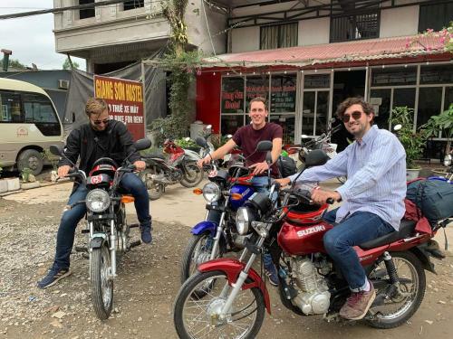 Giang Son Hostel