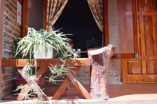 Bed & Breakfast Van Long Family Homestay