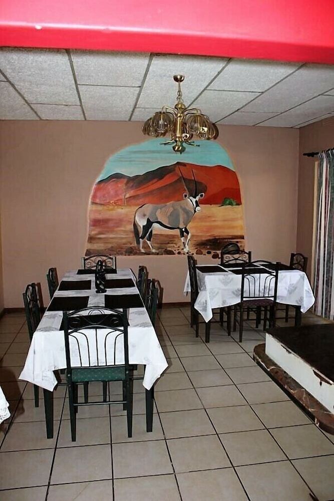 Hostal Elephant Rock Inn