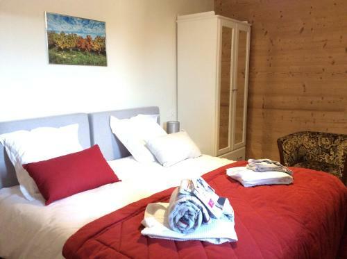Hostal Domaine La Fontaine Du Mont